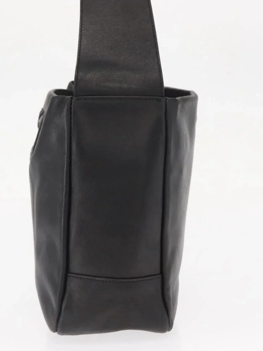 Salvatore Ferragamo Gancini Shoulder Bag Leather Black Gold Auth hk3306